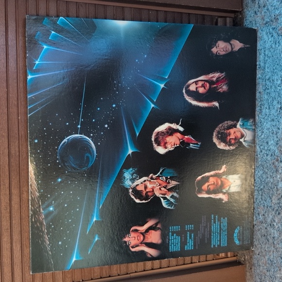 Vintage Jefferson Starship Earth Vinyl - Picture 3 of 11
